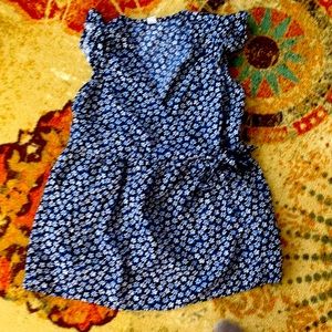 Super cute Old Navy maternity shirt